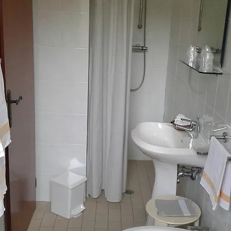 Hotel Leonardo 3*